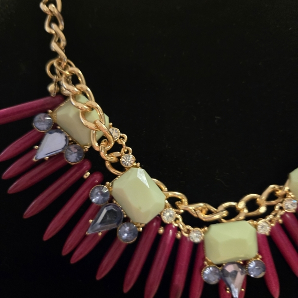 Elegant Gold and Pink Statement Necklace - Picture 4 of 5